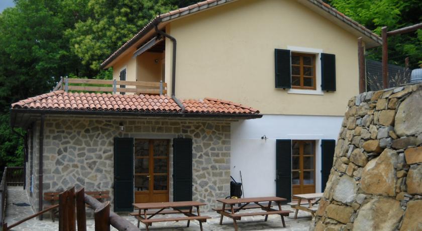 Camping Grondola - Federicofarm Pontremoli Bilik gambar
