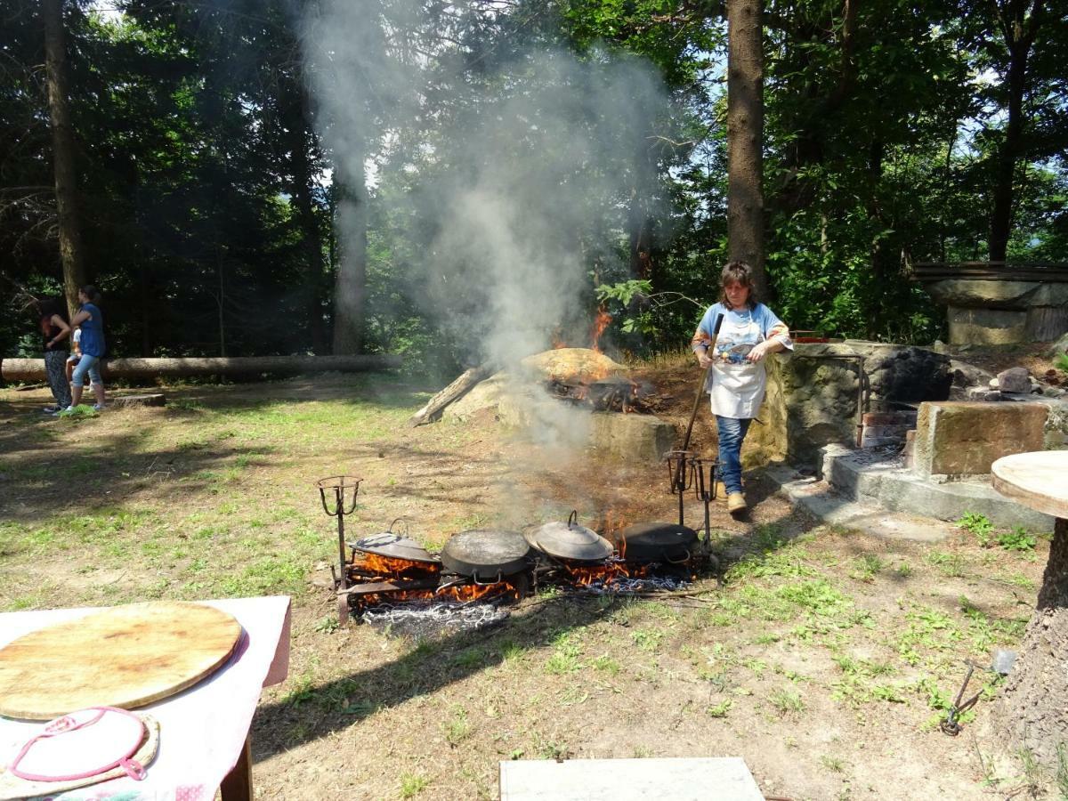 Camping Grondola - Federicofarm Pontremoli Luaran gambar